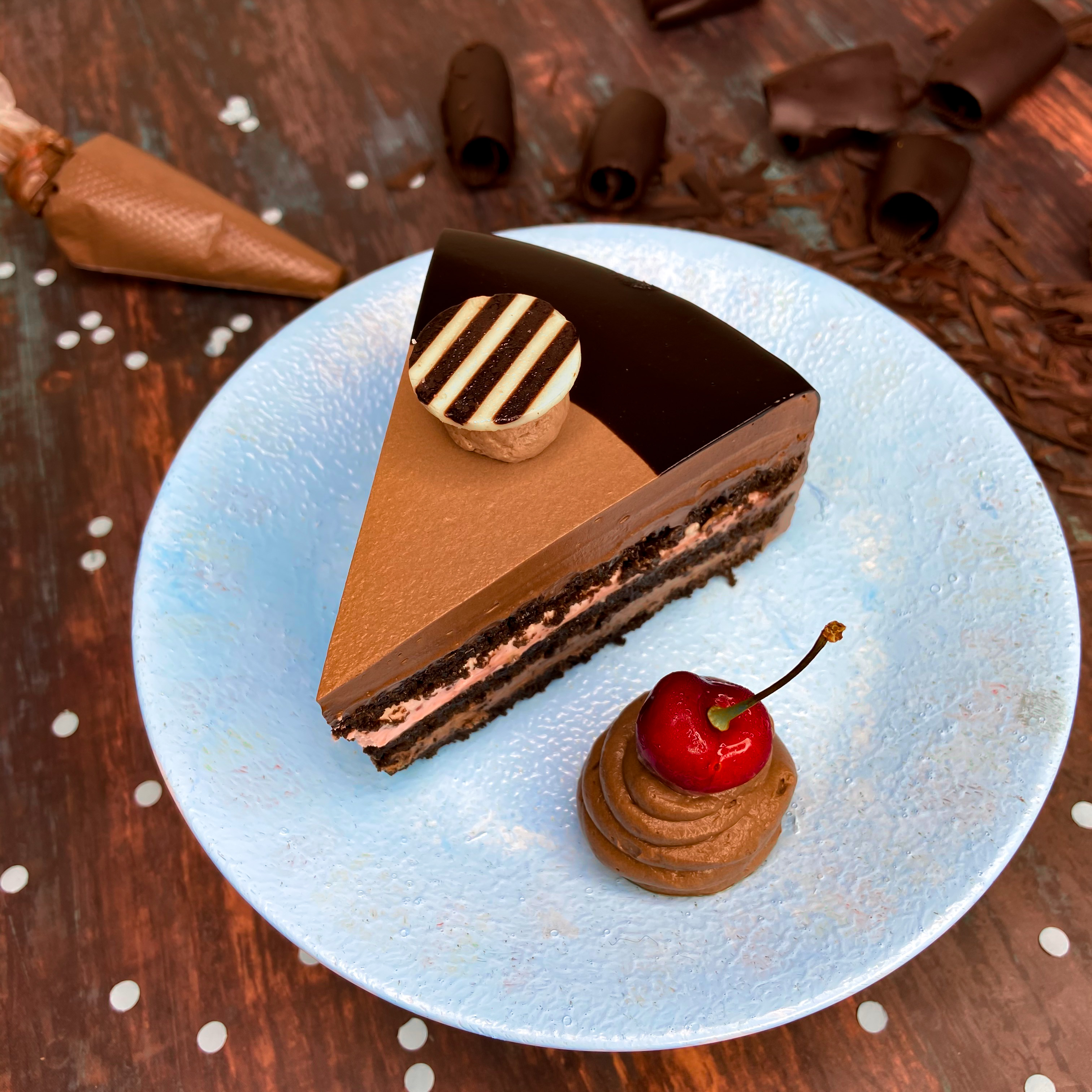 Online New Year Cake Delivery in Jammu | Jammu, India | Baker's Wagon