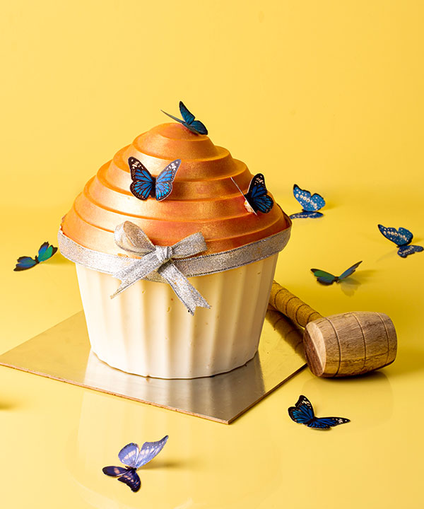 ENCHANTED HAMMER CUP CAKE